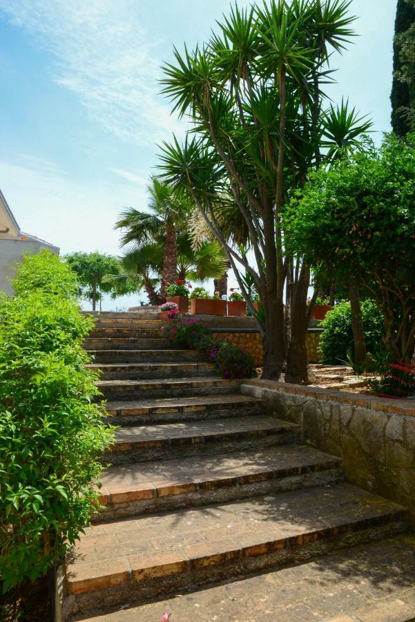 Villa La Civetta Rodonisa à Conversano Extérieur photo